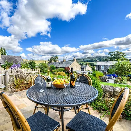 2 Orchard Leigh