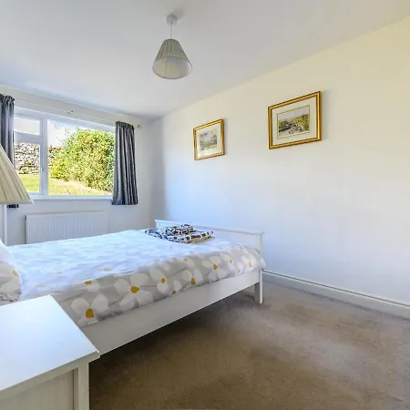 2 Orchard Leigh * Austwick