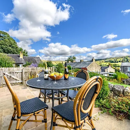 2 Orchard Leigh