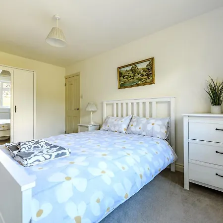 2 Orchard Leigh * Austwick