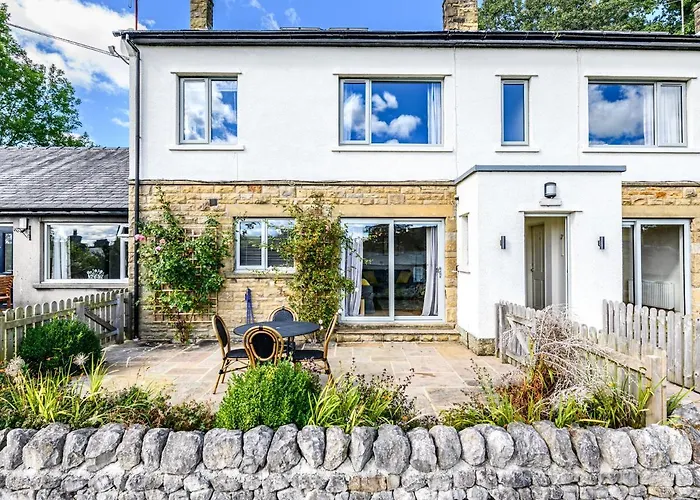 2 Orchard Leigh * Austwick